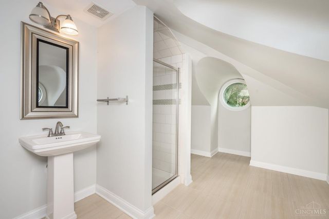 2656 Bellevue Avenue, Cincinnati, OH 45219