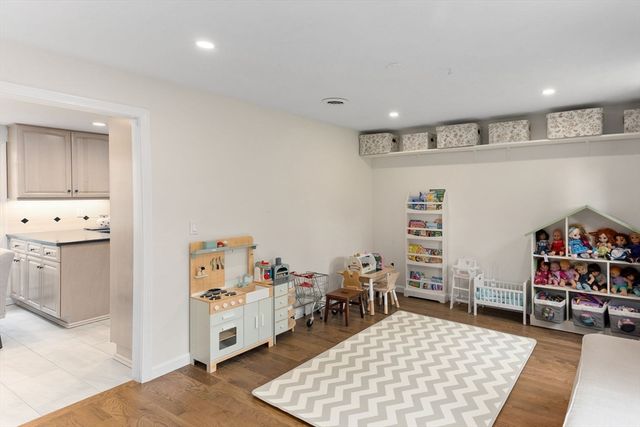 1 Montaup Road, Sharon, MA 02067