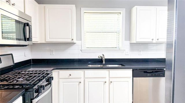 1195 Winthrope Chase Drive, Alpharetta, GA 30009