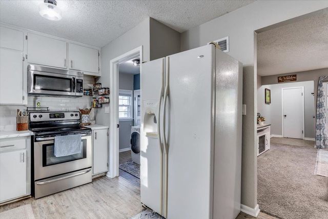 503 Eastview Dr, Mulvane, KS 67110