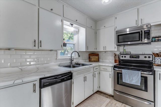 503 Eastview Dr, Mulvane, KS 67110