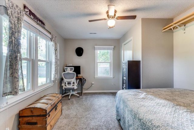 503 Eastview Dr, Mulvane, KS 67110