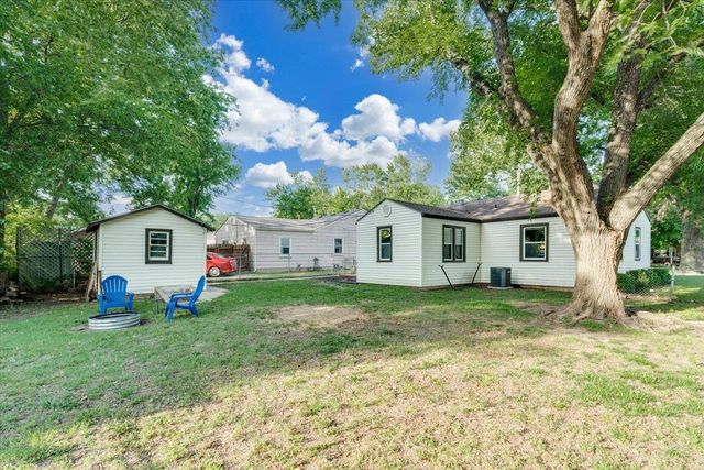 503 Eastview Dr, Mulvane, KS 67110