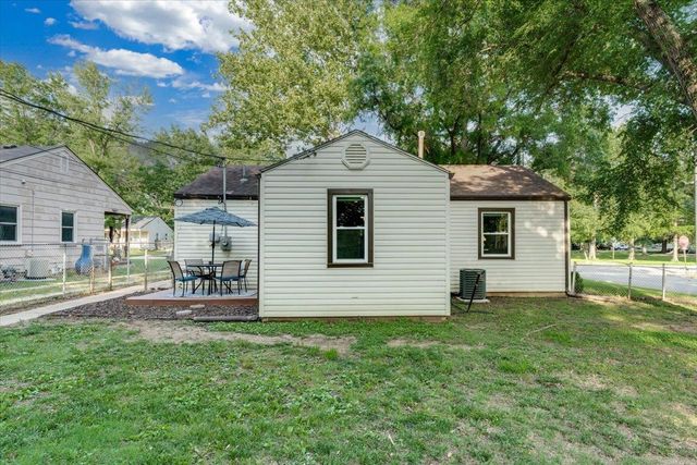 503 Eastview Dr, Mulvane, KS 67110