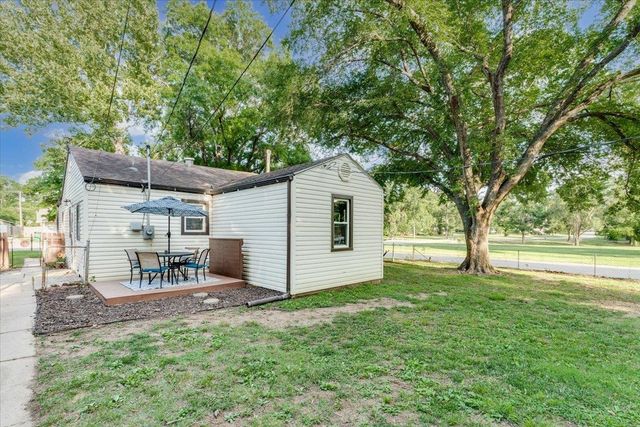 503 Eastview Dr, Mulvane, KS 67110