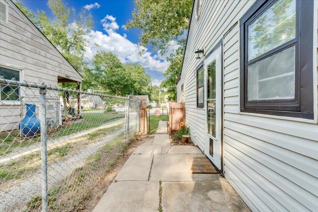 503 Eastview Dr, Mulvane, KS 67110