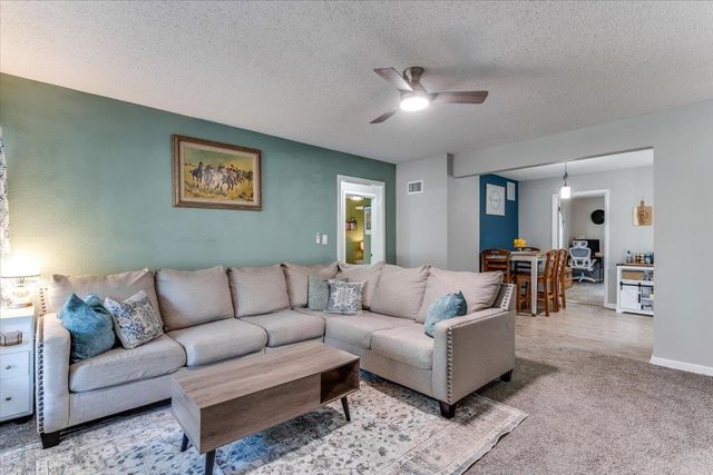 503 Eastview Dr, Mulvane, KS 67110