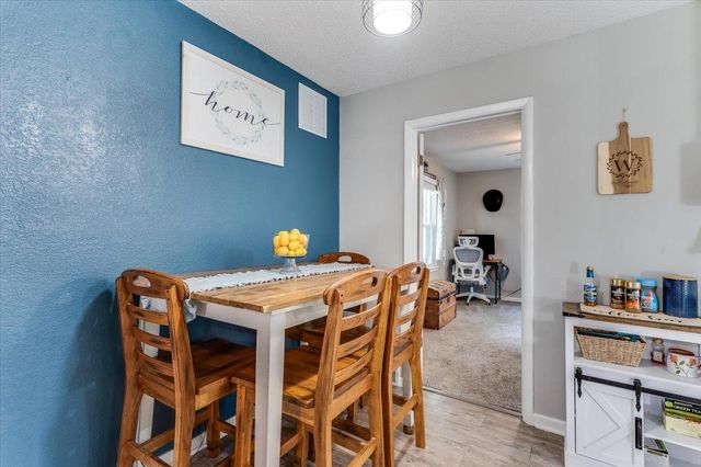 503 Eastview Dr, Mulvane, KS 67110