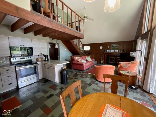 9558 E Keep Lane, Rockville, IN 47872