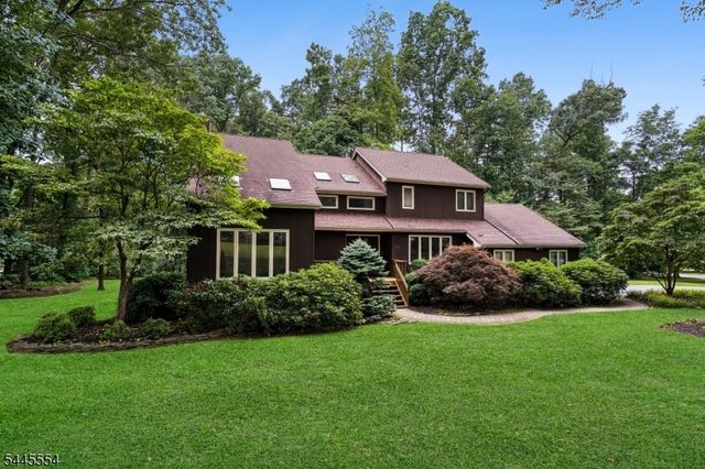 15 Sweetwood Dr, Randolph Twp., NJ 07869