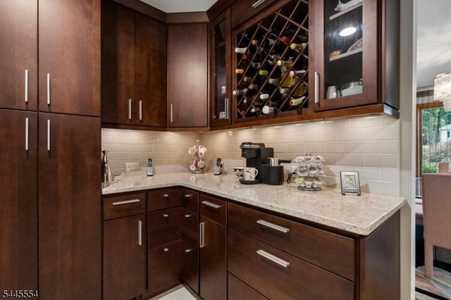 15 Sweetwood Dr, Randolph Twp., NJ 07869