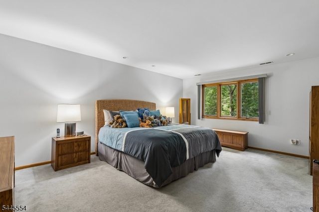 15 Sweetwood Dr, Randolph Twp., NJ 07869