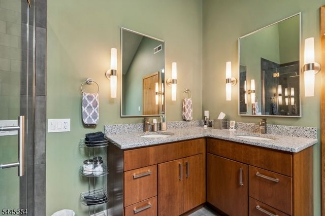 15 Sweetwood Dr, Randolph Twp., NJ 07869