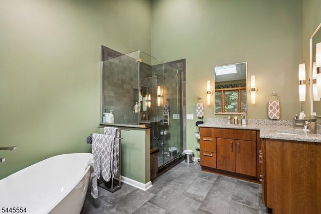 15 Sweetwood Dr, Randolph Twp., NJ 07869