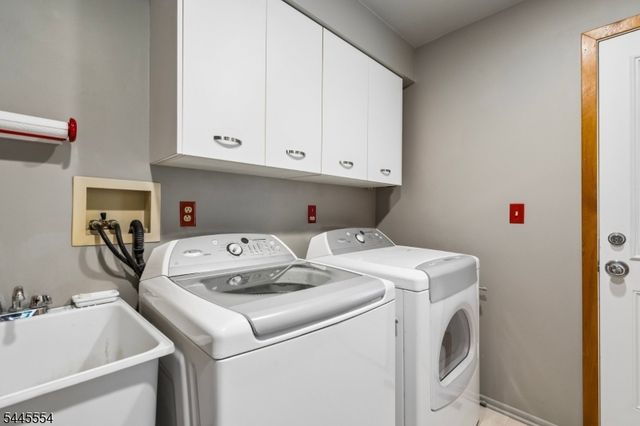 15 Sweetwood Dr, Randolph Twp., NJ 07869