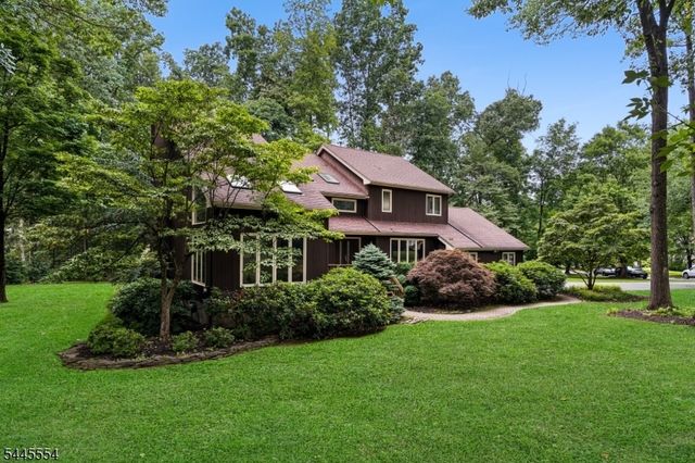 15 Sweetwood Dr, Randolph Twp., NJ 07869
