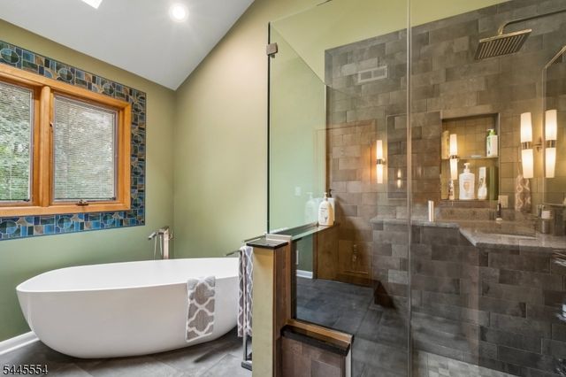 15 Sweetwood Dr, Randolph Twp., NJ 07869