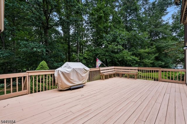15 Sweetwood Dr, Randolph Twp., NJ 07869