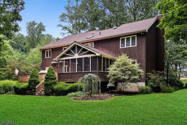 15 Sweetwood Dr, Randolph Twp., NJ 07869