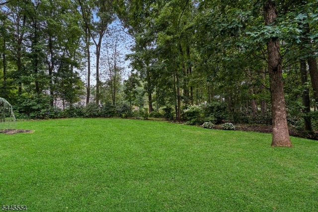 15 Sweetwood Dr, Randolph Twp., NJ 07869