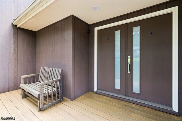 15 Sweetwood Dr, Randolph Twp., NJ 07869