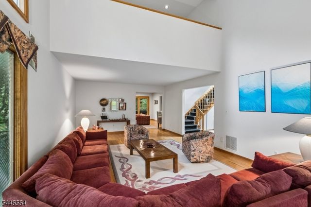 15 Sweetwood Dr, Randolph Twp., NJ 07869