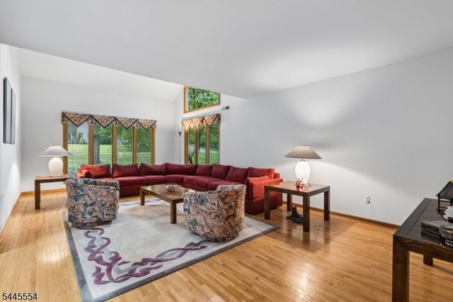 15 Sweetwood Dr, Randolph Twp., NJ 07869