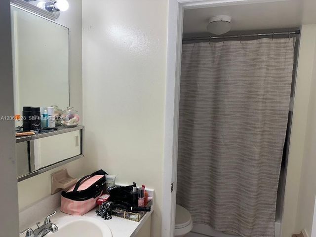 1820 W 53rd Street 518, Hialeah, FL 33012