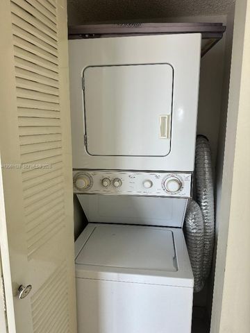 1820 W 53rd Street 518, Hialeah, FL 33012