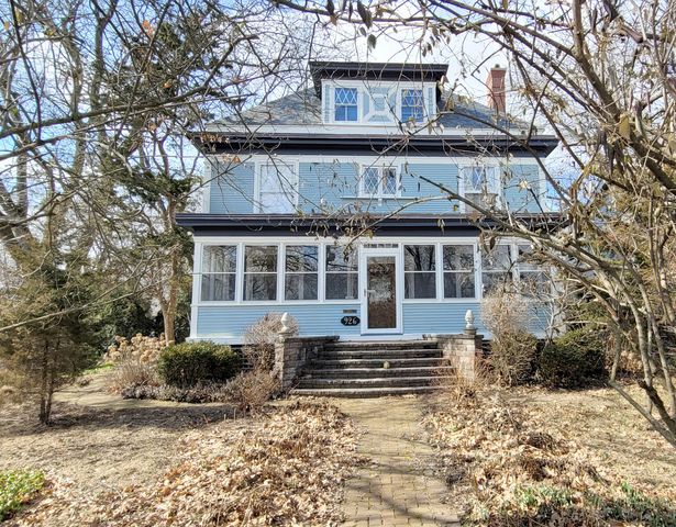 926 Sterling Avenue, Flossmoor, IL 60422