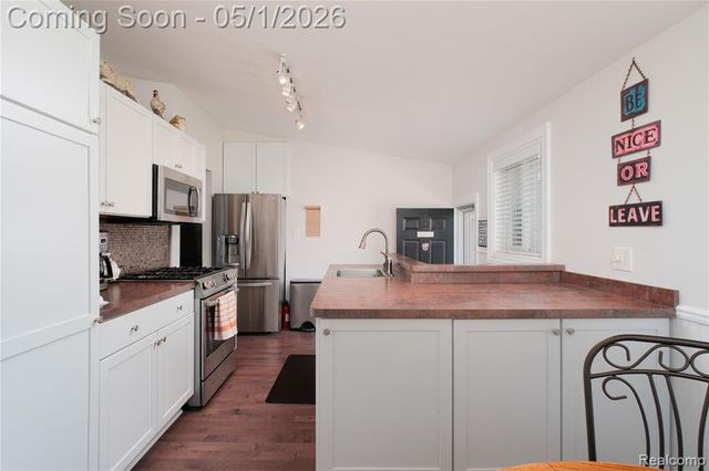 937 Allen Drive, Northville, MI 48167