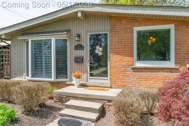 937 Allen Drive, Northville, MI 48167