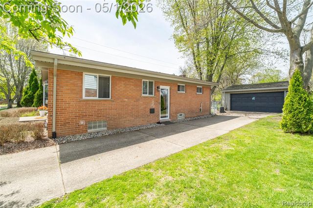 937 Allen Drive, Northville, MI 48167