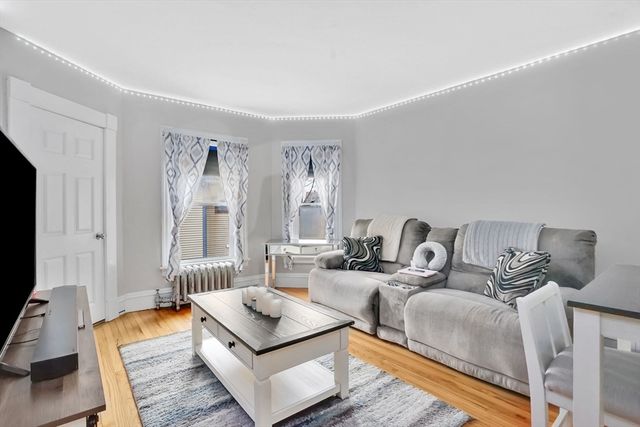 40 Laurel St, Holyoke, MA 01040