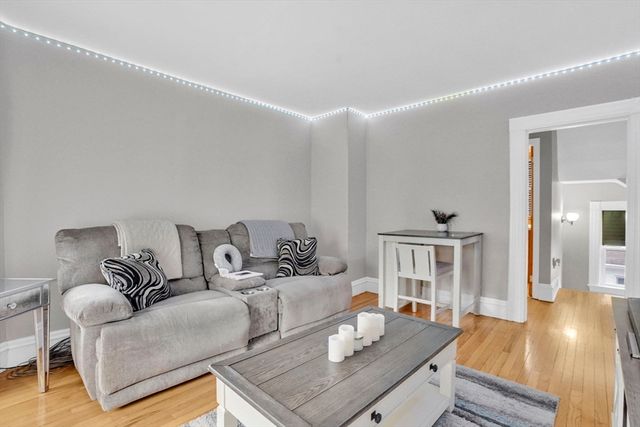 40 Laurel St, Holyoke, MA 01040