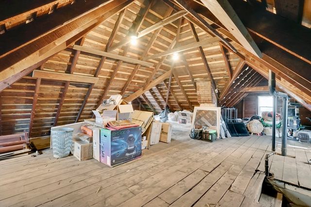 40 Laurel St, Holyoke, MA 01040