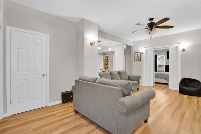 40 Laurel St, Holyoke, MA 01040
