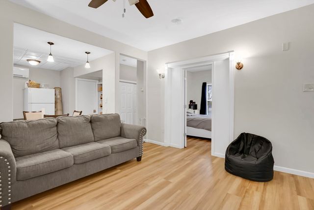 40 Laurel St, Holyoke, MA 01040