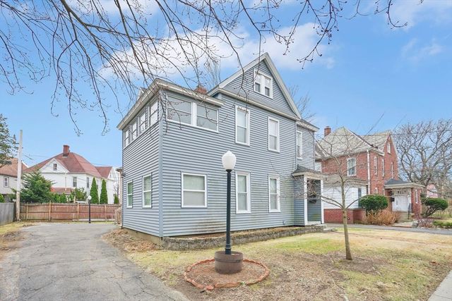 40 Laurel St, Holyoke, MA 01040