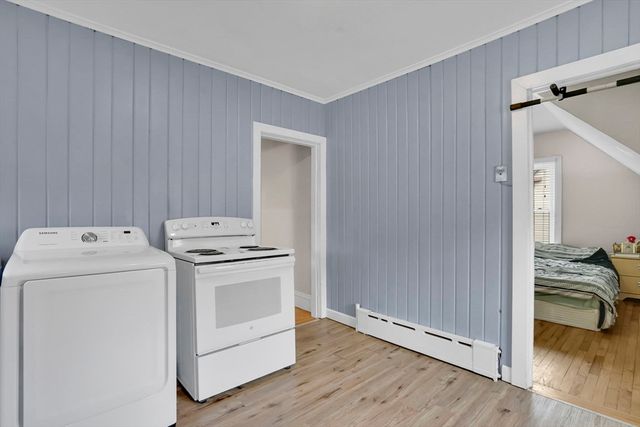 40 Laurel St, Holyoke, MA 01040