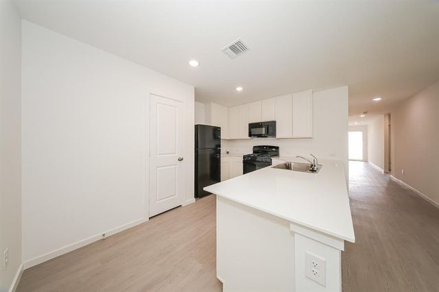 9108 SW 20th Street, Mustang, OK 73128