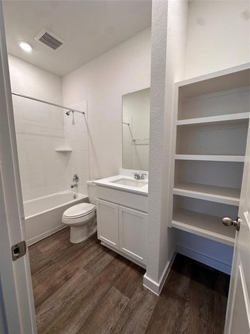 1543 Cinque Terre Way, Richmond, TX 77406