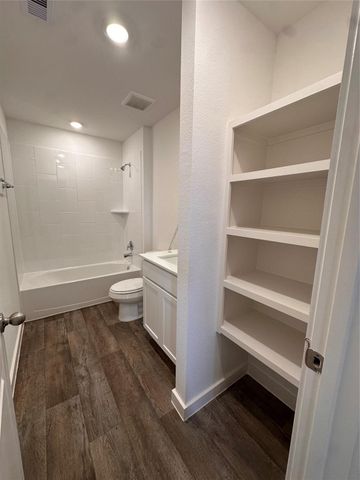 1543 Cinque Terre Way, Richmond, TX 77406