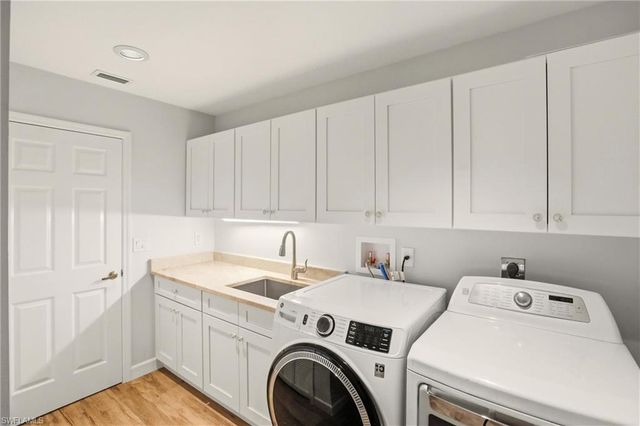 28820 Trenton CT, Bonita Springs, FL 34134