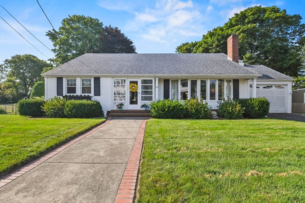 11 North St, Fairhaven, MA 02719