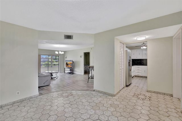 4050 NW 42nd Avenue 312, Lauderdale Lakes, FL 33319