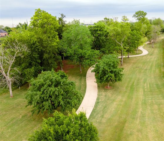 9442 Spring Rain Drive, Missouri City, TX 77459