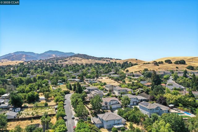 4362 Lynn Dr, Concord, CA 94518
