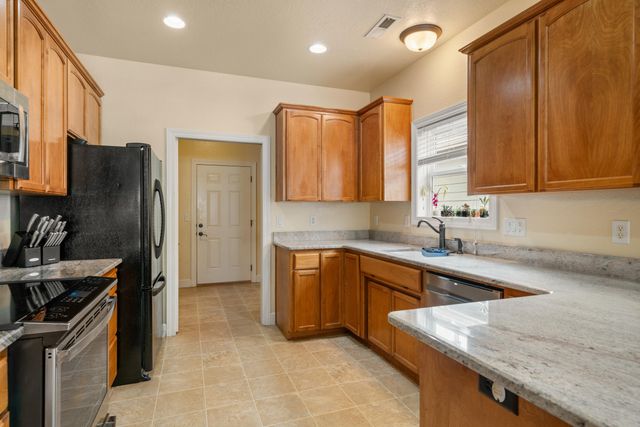 659 Blue Moon Drive, Central Point, OR 97502