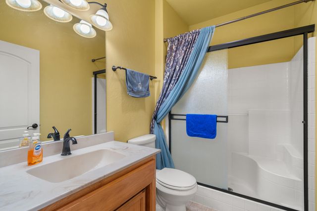 659 Blue Moon Drive, Central Point, OR 97502